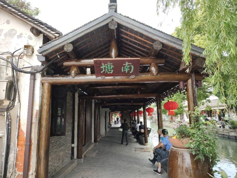逃离沙漠小镇